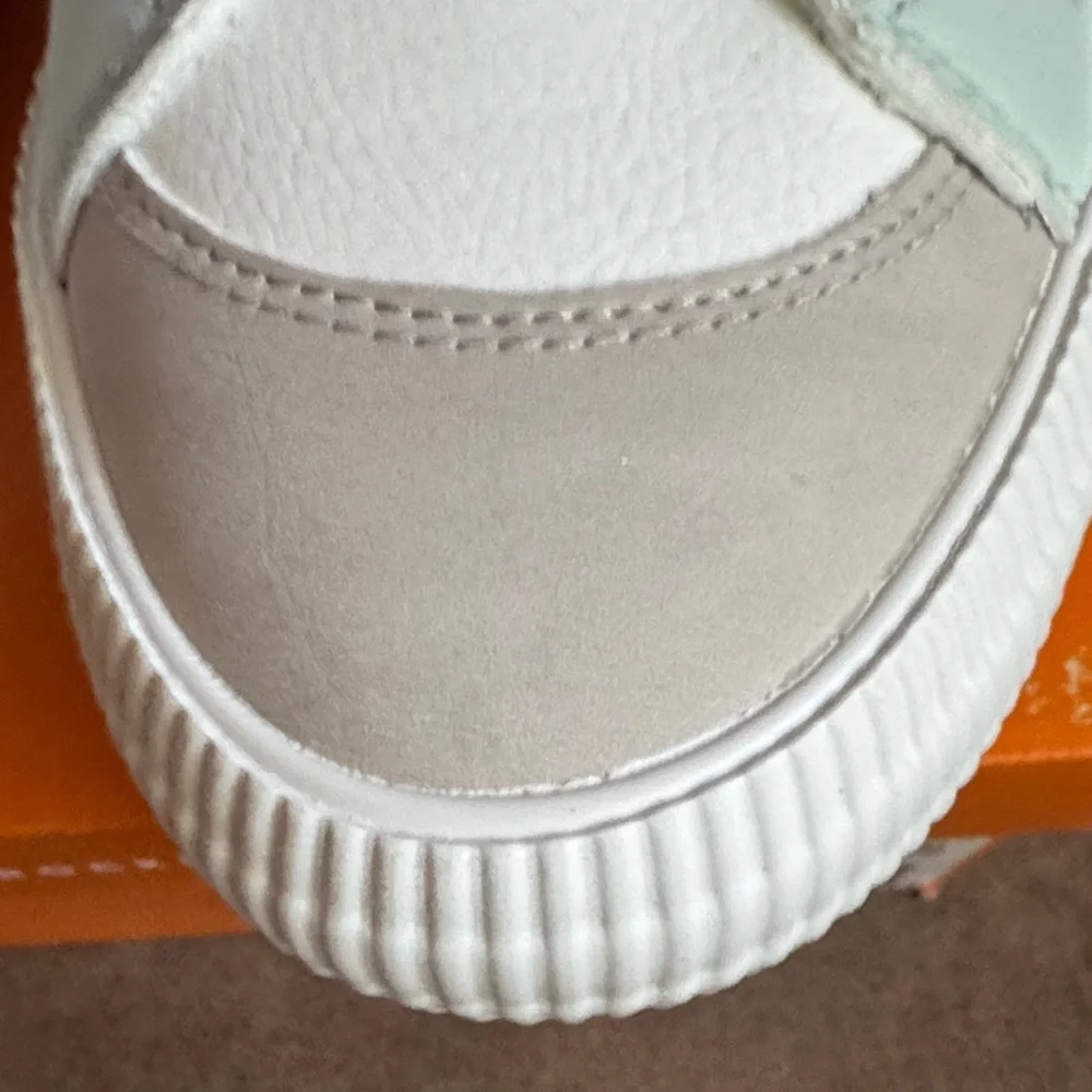 Rocket Dog Women's Sneakers - White and Light Tan - Picture 2 of 3